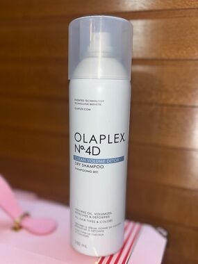 Olaplex No.4D Clean Volume Detox Dry Shampoo
